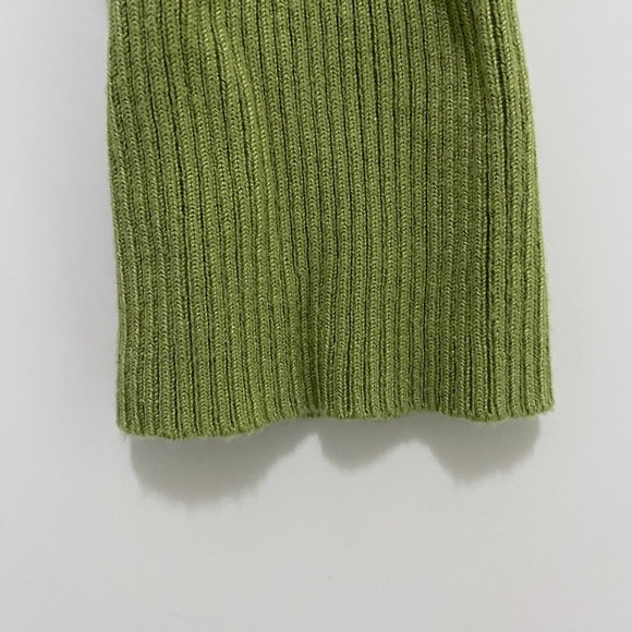 Green - Garage Long Sleeved Cropped Top - Medium - Picture 9 of 11
